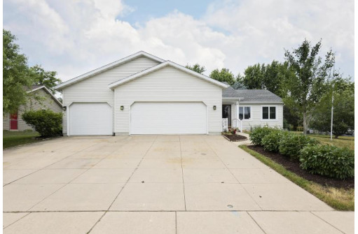 214 Overlook Terrace, Marshall, WI 53559