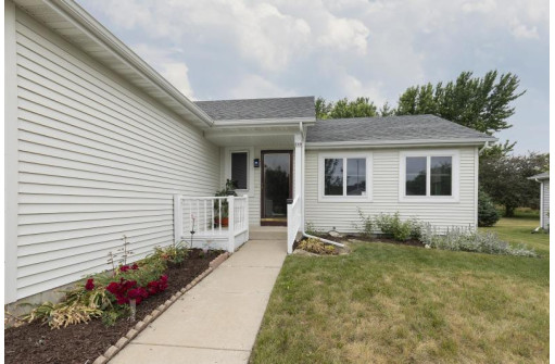 214 Overlook Terrace, Marshall, WI 53559