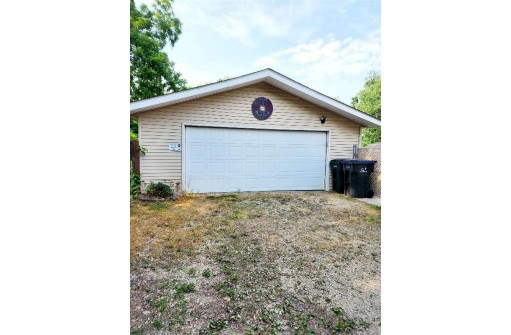 853 E Briar Lane, Beloit, WI 53511