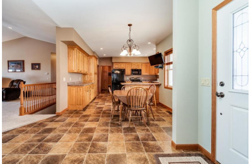 1808 Danny Drive, Mount Horeb, WI 53572