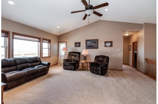 1808 Danny Drive, Mount Horeb, WI 53572