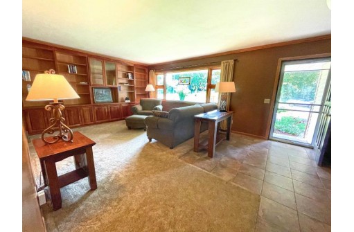 1771 Oakview Drive, Stoughton, WI 53589-3356