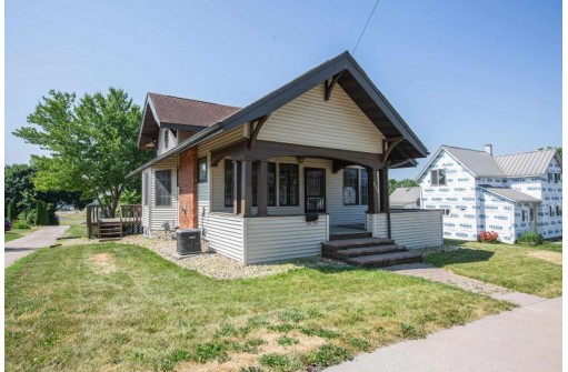 232 W Oak Street, Lancaster, WI 53813