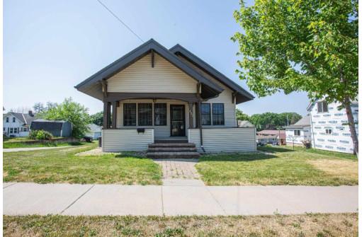 232 W Oak Street, Lancaster, WI 53813