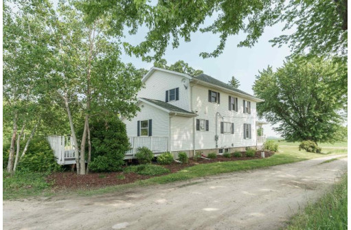 W8016 Redwood Road, Beaver Dam, WI 53916