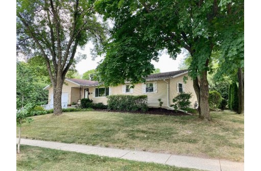 7215 Voss Parkway, Middleton, WI 53562