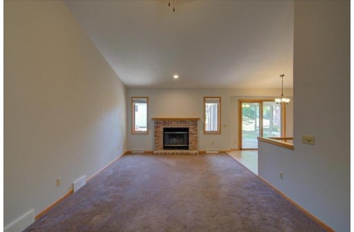 4205 Heffernan Drive, Madison, WI 53704-1126