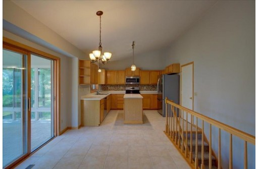 4205 Heffernan Drive, Madison, WI 53704-1126