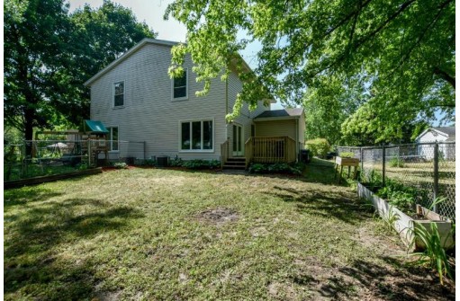 6 Westbrook Circle, Madison, WI 53711