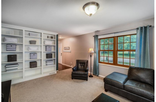 2319 Essex Drive, Sun Prairie, WI 53590