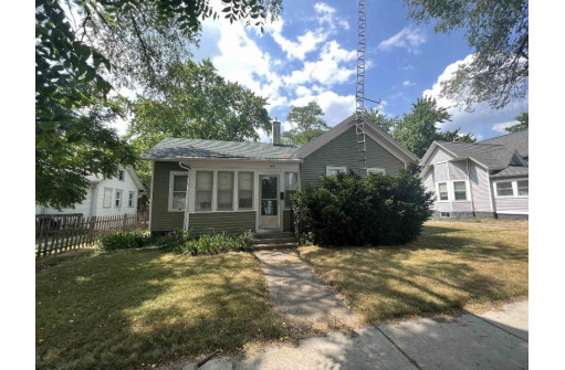 305 E Franklin Street, Portage, WI 53901