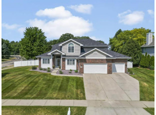 2751 Jasmine Drive Fitchburg, WI 53711