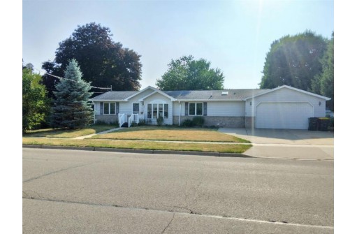 229 5th Street, Prairie Du Sac, WI 53578