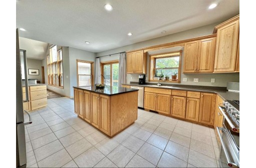 5526 N Mcnichols Drive, Milton, WI 53563-8480