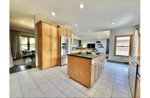 5526 N Mcnichols Drive, Milton, WI 53563-8480