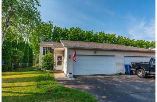 530 Ronald Lee Circle, Rio, WI 53960-9698