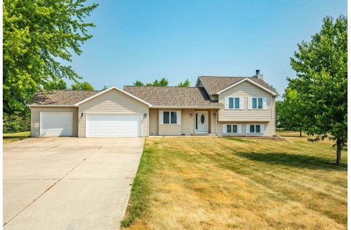 W3292 Blazer Road, Belleville, WI 53508