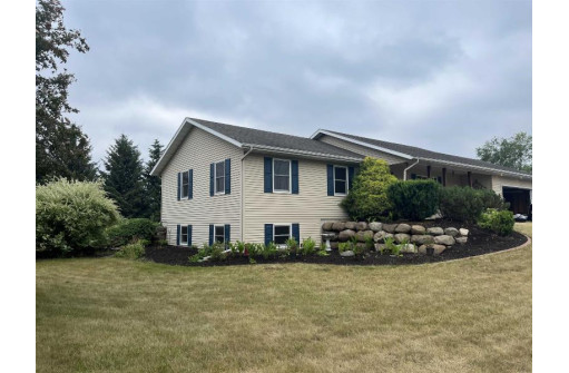 W7369 Karamarie Drive, Pardeeville, WI 53954