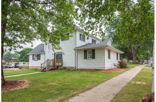 112 2nd Street, Benton, WI 53803