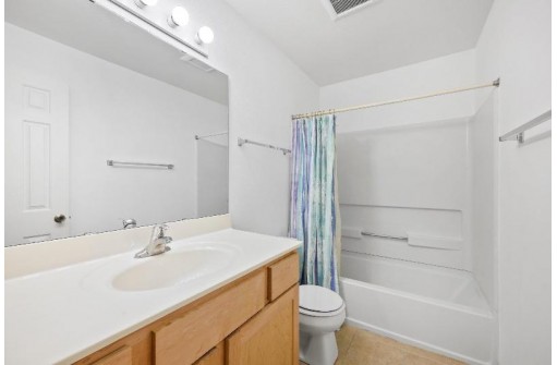 6 Captains Court 7, Madison, WI 53719