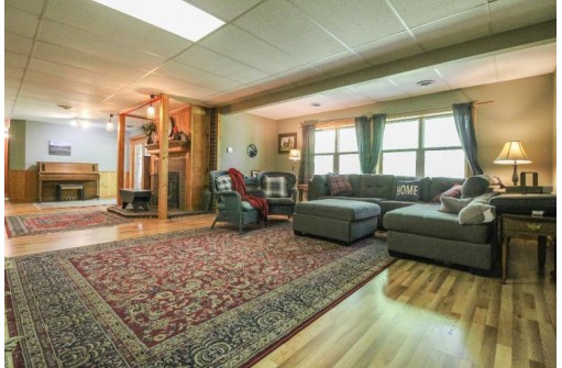 W9067 Lakeview Drive, Cambridge, WI 53523-9727