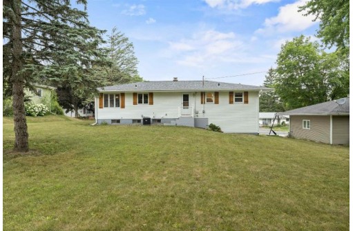 217 Sanford Drive, DeForest, WI 53532