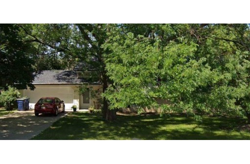 925 Somerset Drive, Janesville, WI 53546