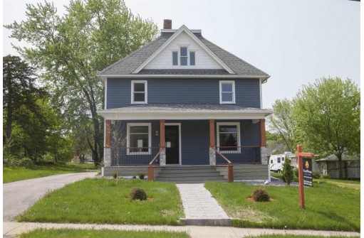 206 S 8th Street, Mount Horeb, WI 53572