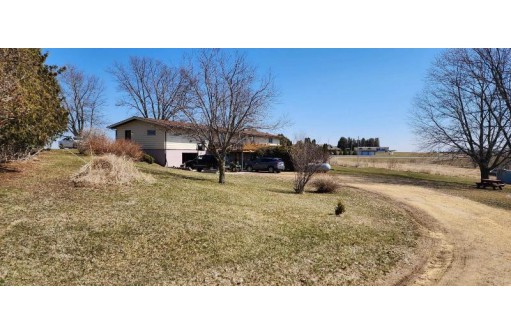 7571 Highway 133, Potosi, WI 53820