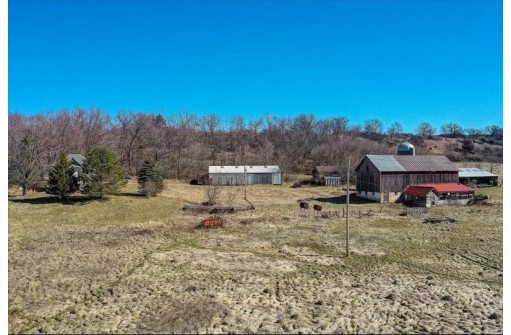 10147 Lee Valley Road, Blanchardville, WI 53516