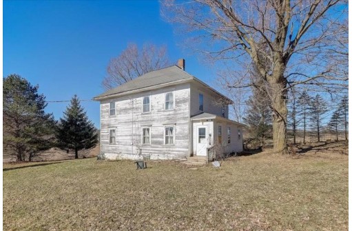 10147 Lee Valley Road, Blanchardville, WI 53516