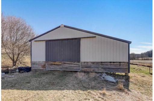 10147 Lee Valley Road, Blanchardville, WI 53516