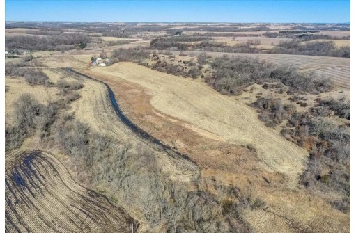 10147 Lee Valley Road, Blanchardville, WI 53516