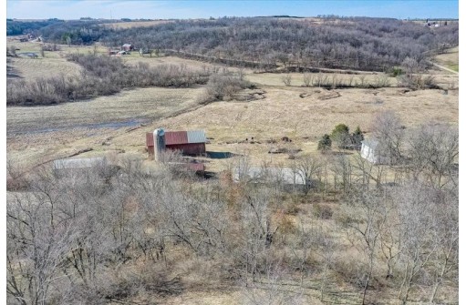 10147 Lee Valley Road, Blanchardville, WI 53516