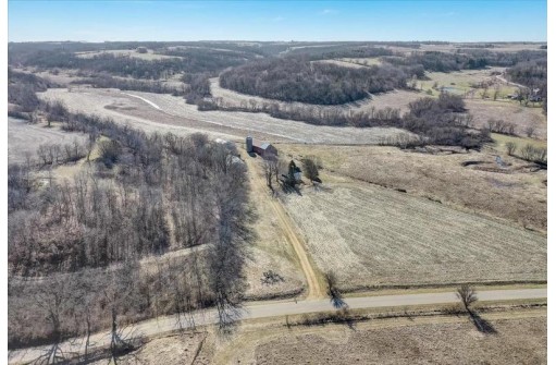 10147 Lee Valley Road, Blanchardville, WI 53516