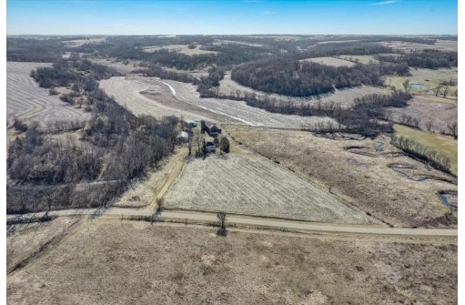 10147 Lee Valley Road, Blanchardville, WI 53516