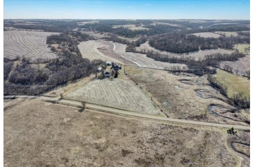 10147 Lee Valley Road, Blanchardville, WI 53516