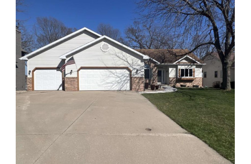 5511 Chestnut Lane, McFarland, WI 53558