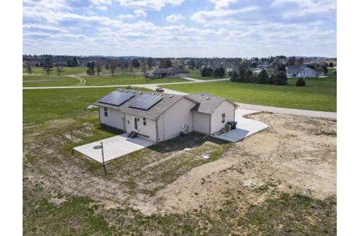 W684 Sandtrap Terrace, Brodhead, WI 53520-9752