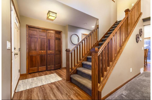 601 Highcliff Trail, Madison, WI 53718