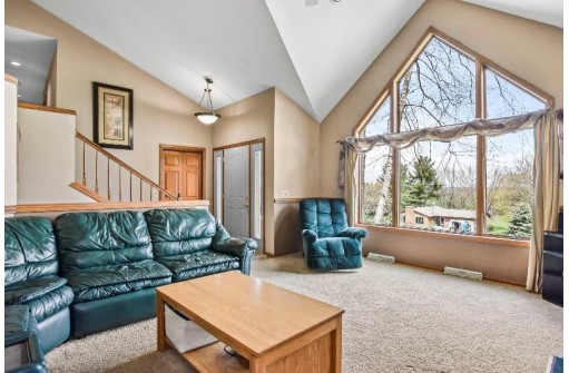 10795 Howard Trail, Mazomanie, WI 53560