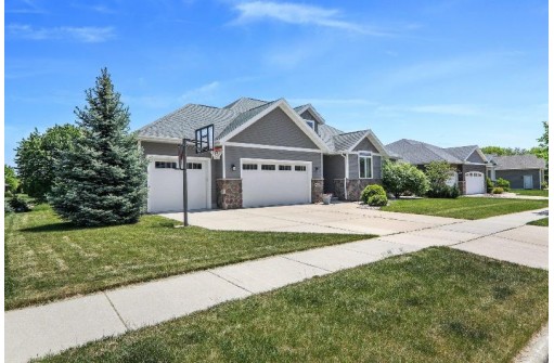 803 Smithland Lane, Cottage Grove, WI 53527