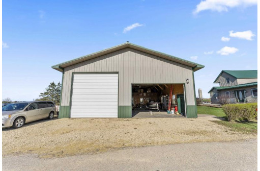 7697 Hurricane Road, Lancaster, WI 53813