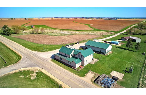 7697 Hurricane Road, Lancaster, WI 53813