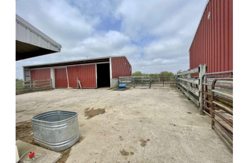 W2280 Giese Road, Juda, WI 53550