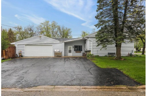 2059 Linway Drive, Beloit, WI 53511