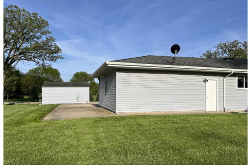 4509 N County Road H, Janesville, WI 53548