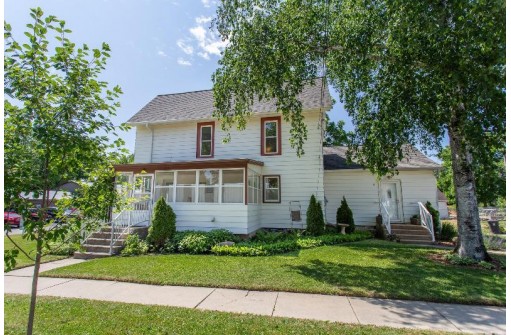 11 8th Avenue, New Glarus, WI 53574