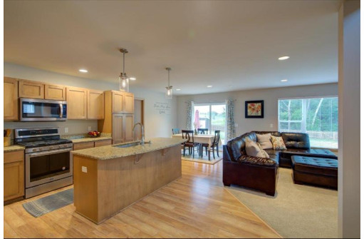 7120 Reston Heights Drive, Madison, WI 53718