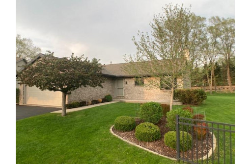 2465 Fieldstone Lane, Beloit, WI 53511